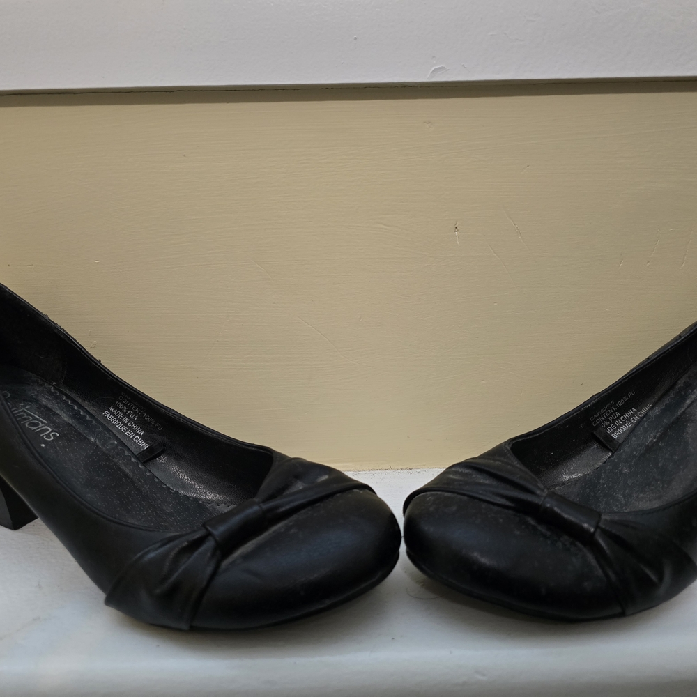 Reitmans Black Heels with Ruched Detail